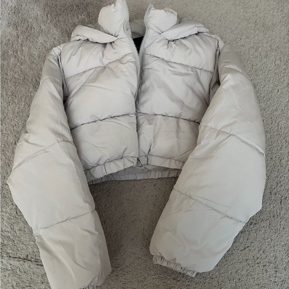 FOREVER 21 Cropped Puffer Jacket (Gray, Size M) — LIKE NEW!